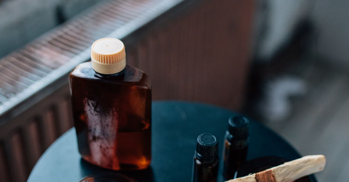 Massage oil for sex — body-safe massage oils and candles guide from Red Pleasures