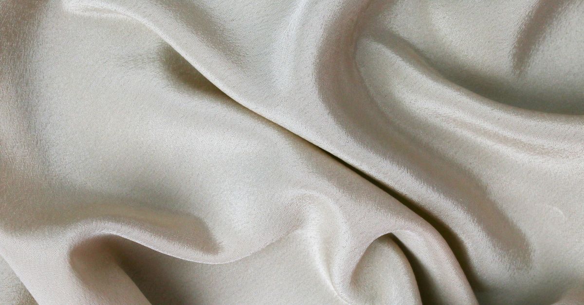Soft cream silk with gentle ripples — beginner vibrator buying guide for Canada from Red Pleasures