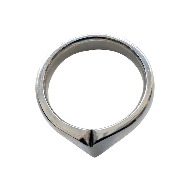 Stainless steel ring with a V-shaped front.