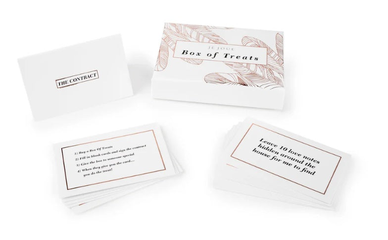 Je Joue Box of Treats gift set with cards and a contract.