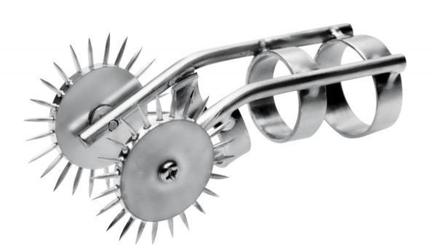 Metal double finger pinwheel with three rings for sensation play.