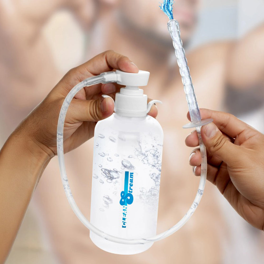 600mL enema bottle kit with tubing and nozzle attachments.