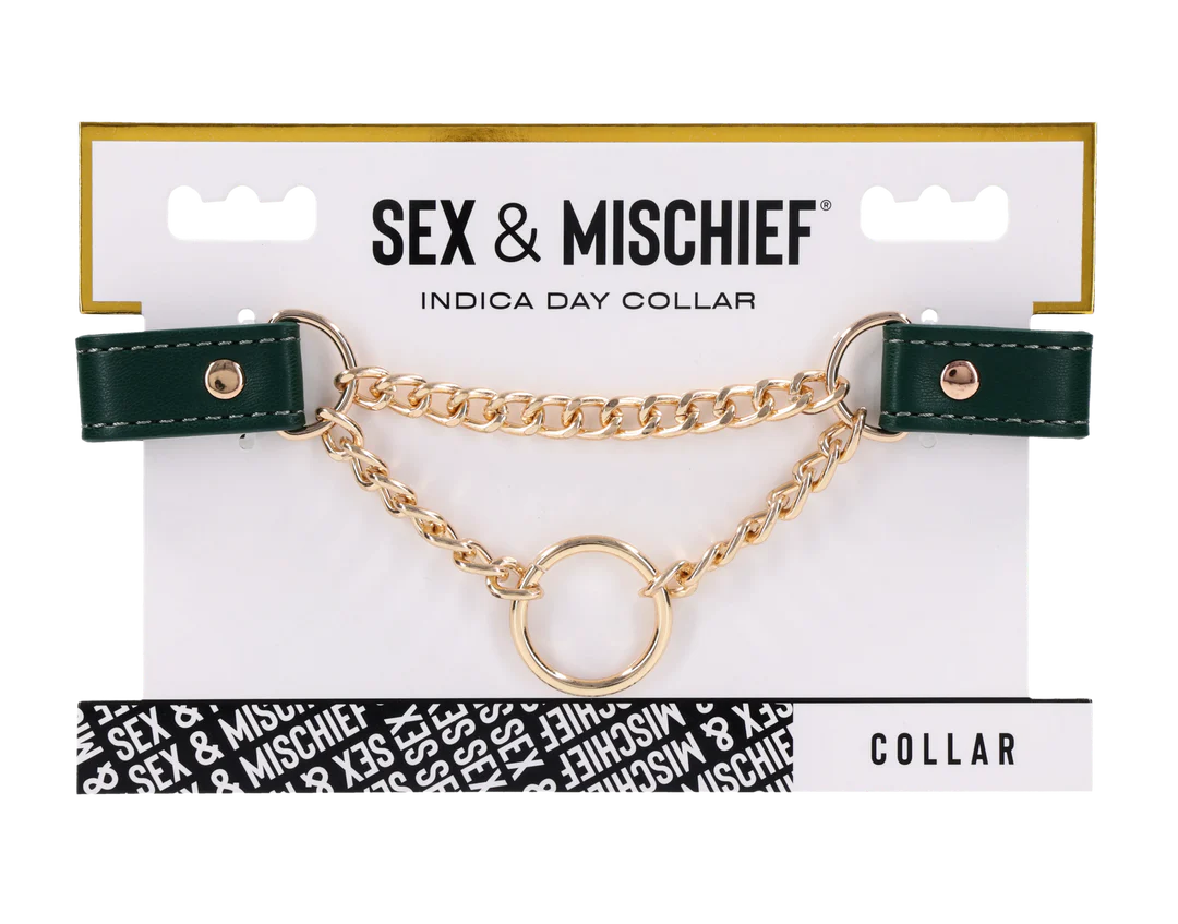 Emerald green faux leather day collar with gold chain and ring.