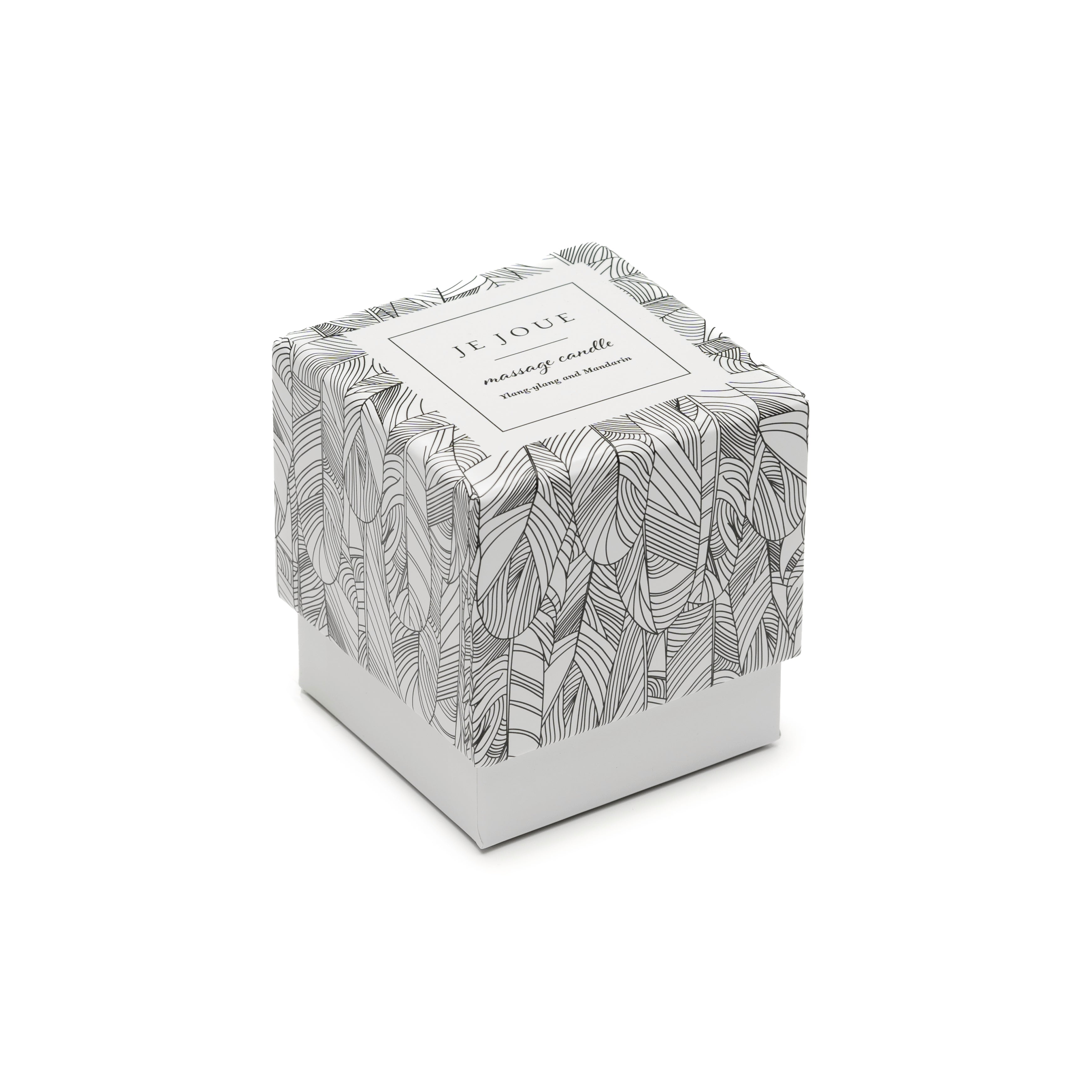 Je Joue massage candle in Ylang Ylang and Mandarin scent on a white background.