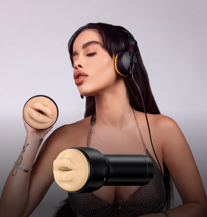 Victoria June Mouth Stroker made of soft TPE with realistic lips.